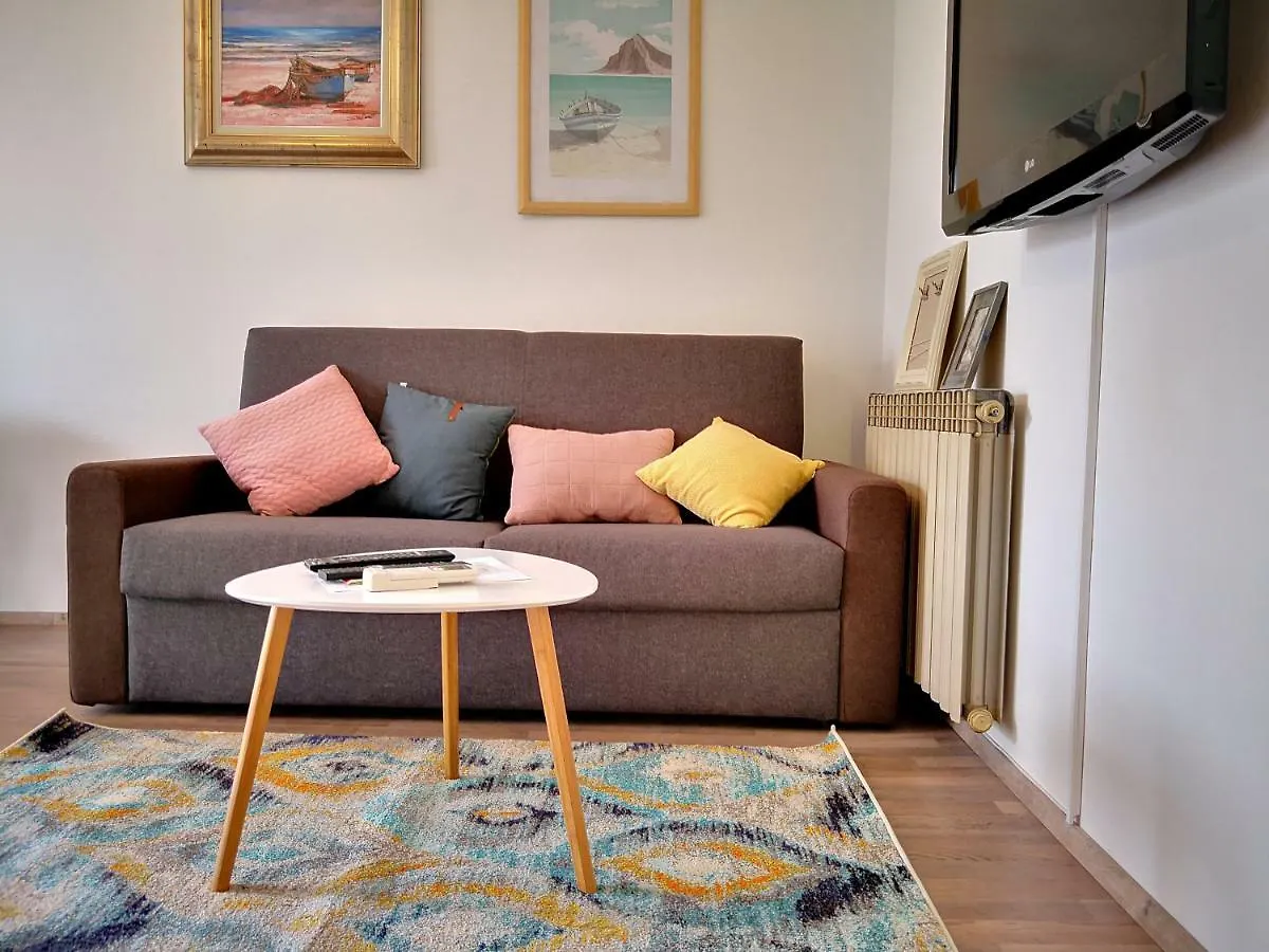 روفينج Apartments Casa Ivano 3*,  كرواتيا