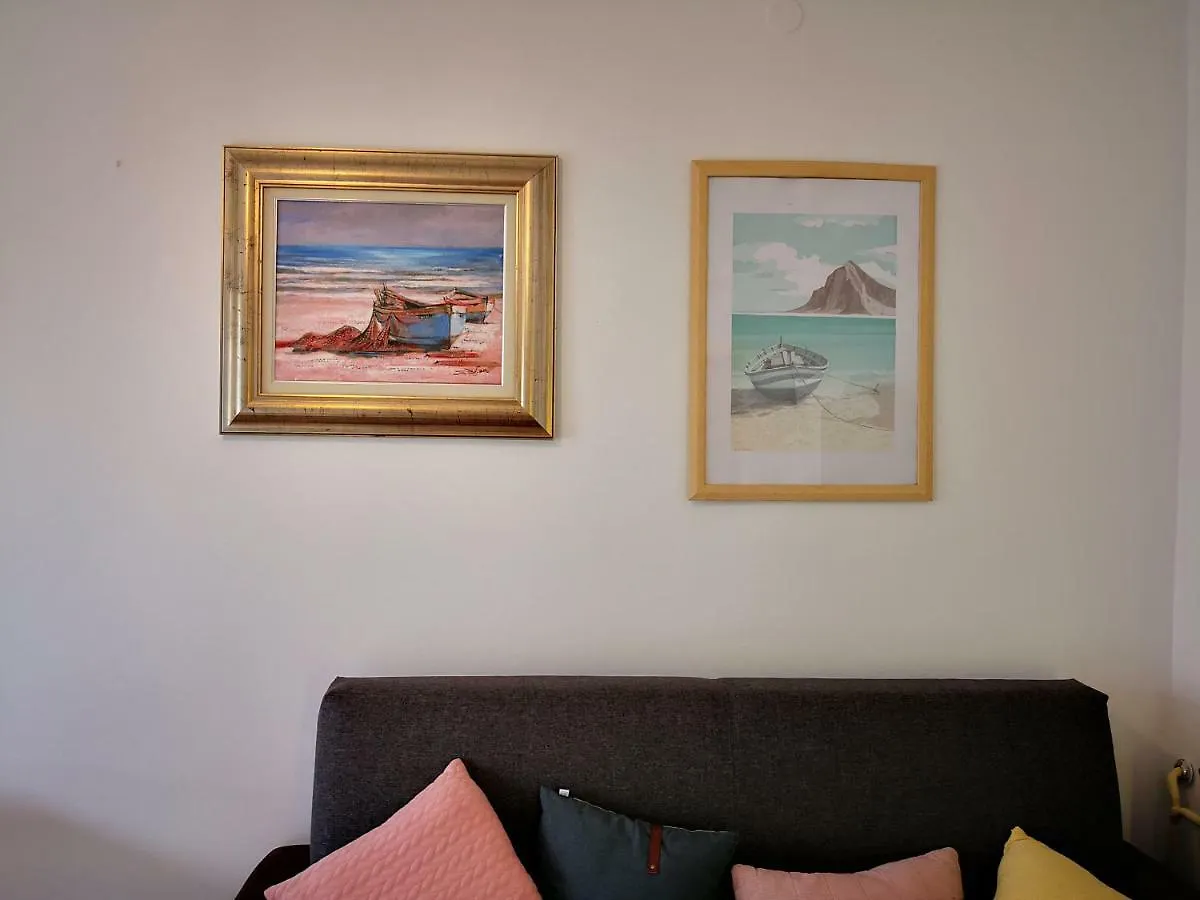 *** بيت ضيافة روفينج Apartments Casa Ivano كرواتيا