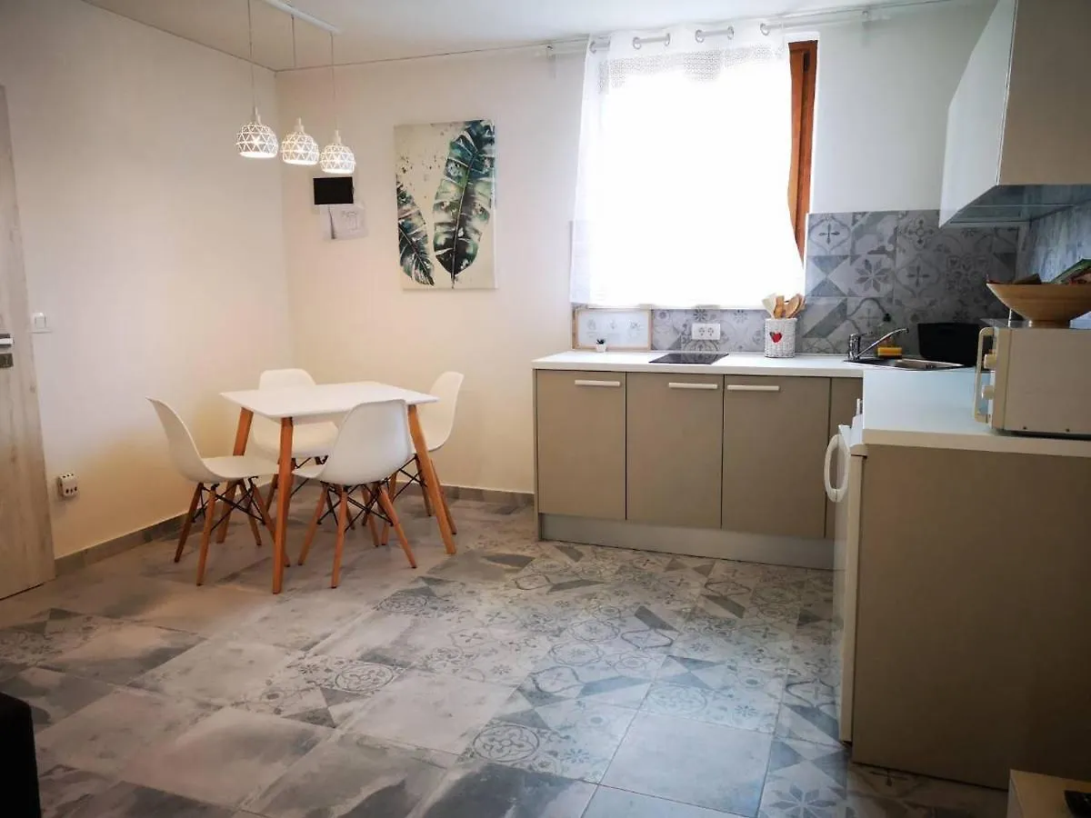 بيت ضيافة روفينج Apartments Casa Ivano